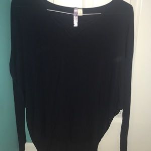 navy blue long sleeve top!